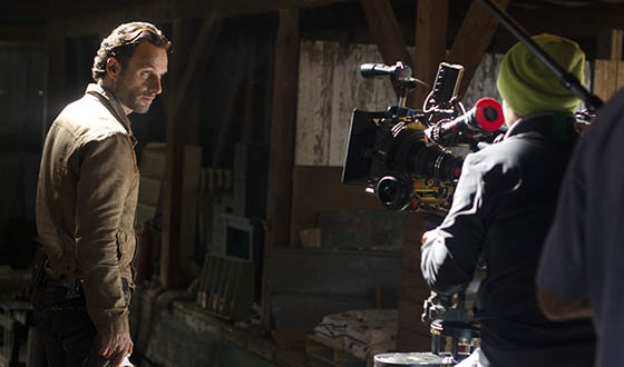 TWD-Episode-313-BTS-Rick-560