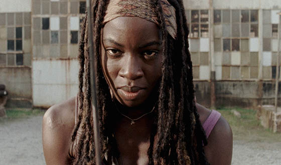 The-Walking-Dead-Season-5-On-Set-Michonne-Danai-560