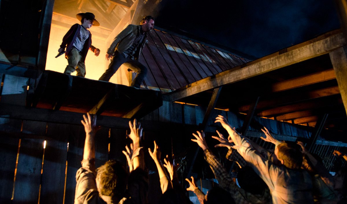 the-walking-dead-episode-213-carl-riggs-rick-lincoln-1200